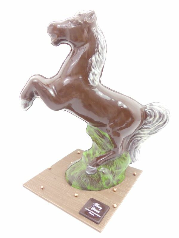 découvrez l'histoire fascinante du cheval en chocolat et savourez ses différentes déclinaisons pour une dégustation gourmande et originale.
